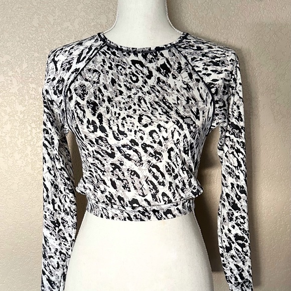 All In Motion Active Wear Crop Top - Picture 1 of 4